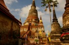 ワット･ヤイ･チャイ･モンコンにある72メートルの仏塔