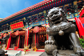 中国らしいカラフルな寺院