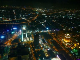 台湾一の高層ビル、“台北101展望台(89F)”からの夜景
