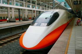 近未来的な台湾の新幹線