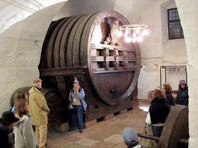 世界最大級、約22万リットルのワインの大樽