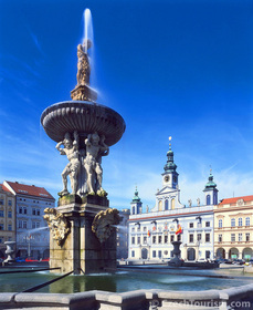 チェスケー・ブディェヨヴィツェ中央広場の噴水