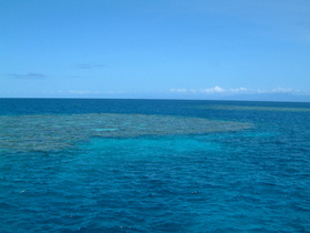 ポートダグラスから世界遺産 GBRの真っ青な海