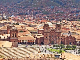 世界遺産都市クスコにはインカ帝国の遺跡が多々残されています。