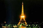 ホテル送迎付き!!光の都市パリのイルミネーションナイトツアー