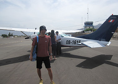 イカ空港発 遊覧飛行