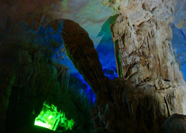 世界遺産フォンニャ洞窟