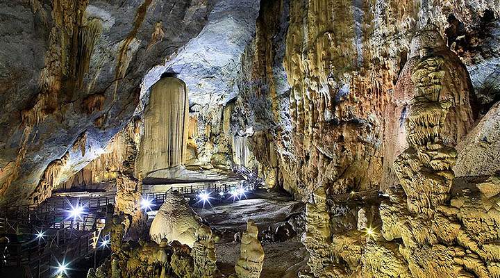 世界遺産フォンニャ洞窟