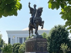 アミール・ティムール広場