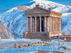 ヘレニズム建築が珍しいガルニ寺院