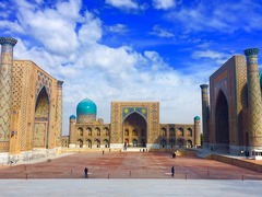 サマルカンドの中心地、レギスタン広場