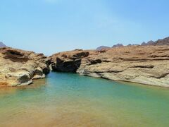 山岳地帯には湧き水エリアがあり、自然のロックプールがあります！