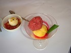 季節のフルーツをふんだんに使ったデザート