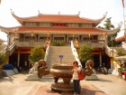 南ベトナム一の大きさの永厳寺です。