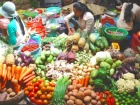 色鮮やかな野菜が並ぶシェムリアップの市場