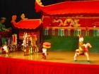 ベトナム伝統芸能　水上人形劇はいつも人気