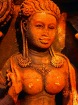 デヴァダー像「東洋のモナリサ」と言われている
