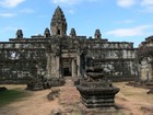 アンコール初のピラミッド寺院「バコン」