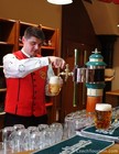 プラハのビール醸造所のビアマスターがご案内