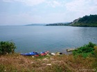キブ湖をギセニに向かって北上していきます