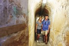 第二次世界大戦時代のトンネルを抜け、ロットネスト島の歴史に触れましょう。