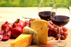 チーズと共にカサブランカバレー産のワインをお楽しみください。