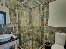 シャワールームも完備