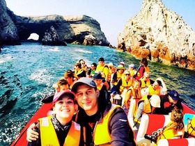 ペルーのガラパゴス諸島と呼ばれる、バジェスタ島を訪問