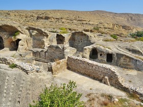 古代遺跡のウプリスツィヘ洞窟住居跡
