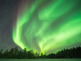 ロヴァニエミの幻想的なオーロラ鑑賞をお楽しみください