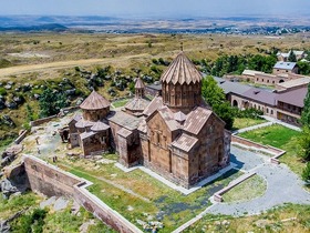 7世紀の建築が残る歴史深い修道院です