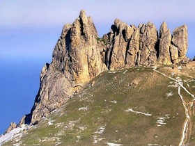 カスピ海を望むベシュバルマク山