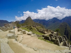 マチュピチュの背後にそびえるワイナピチュ山