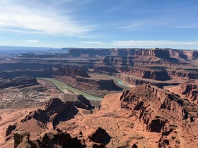 コロラド川の峡谷を一望できるデッドホースポイント