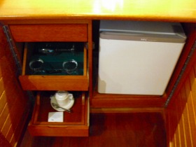 小型冷蔵庫、コーヒー、紅茶セットも標準装備