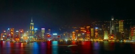 輝く香港の魔天楼群