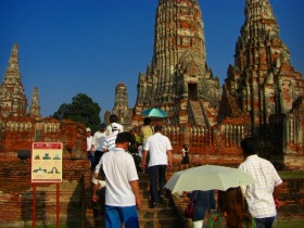 アユタヤの世界遺産境内にご案内