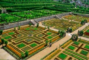 ヴィランドリー城の美しい庭園
