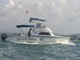 エナゲームフィッシングの快適な高速ボート