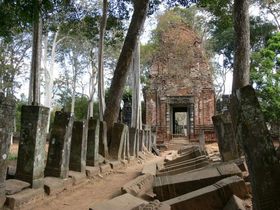 ベンメリア寺院のレンガ造りの搭門