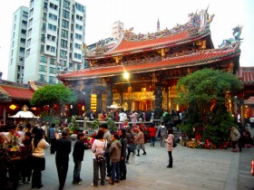 台北最古の寺院・龍山寺