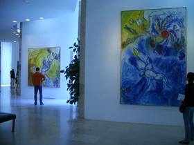 国立シャガール美術館に入場