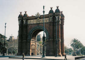 1888年に建設された、歴史あるバルセロナの凱旋門。