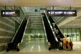 近代的な中国の駅待合室