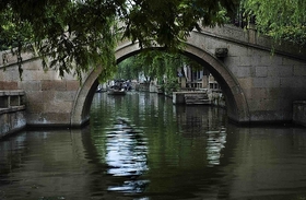 周荘の1570年代に造られたアーチ型の橋