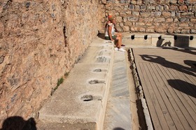 古代のトイレまで遺跡として残っています