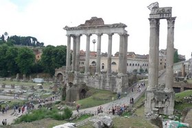 古代ローマ時代の遺跡フォロ・ロマーノ