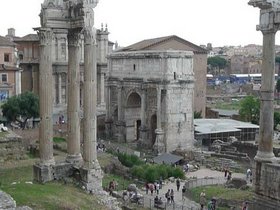 ローマの政治の中心だったフォロ・ロマーノ