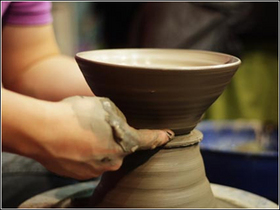 観光客の多くが立ち寄る代表的な陶芸の村 利川