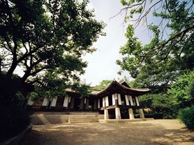 伝統的な韓流建築を見学